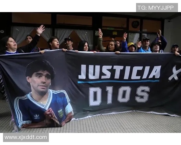 认错足球明星事件引发热议谁才是真正的球场传奇